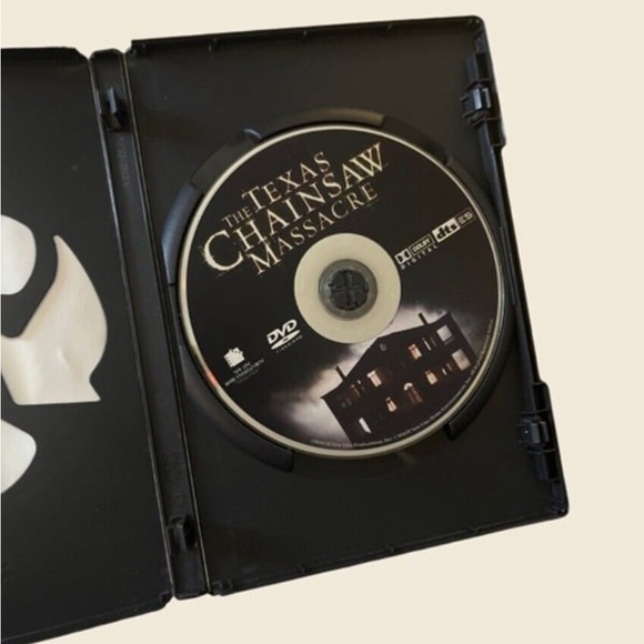 The Texas Chainsaw Massacre (DVD, 2003) - Picture 3 of 3